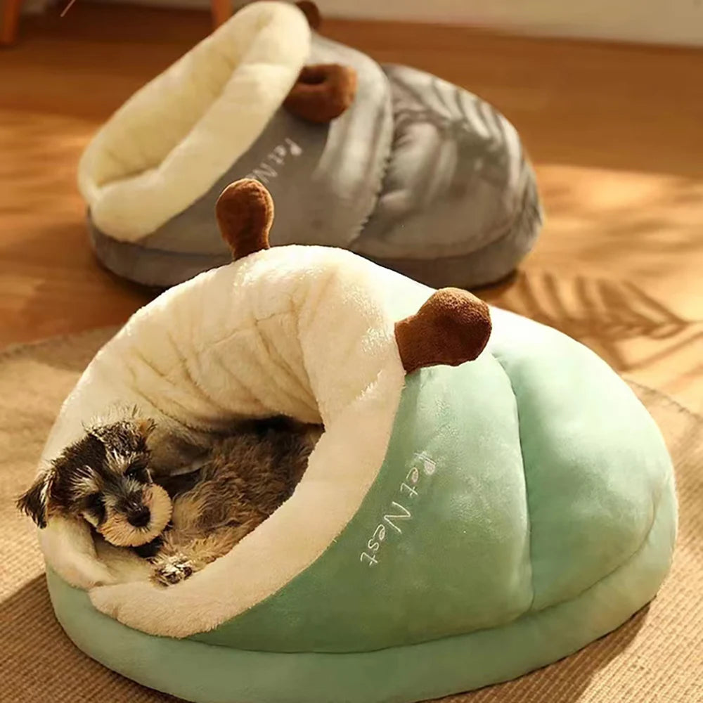 MADDEN small dog kennel bed in slipper shape, warm and breathable pet bed for small dogs and cats.