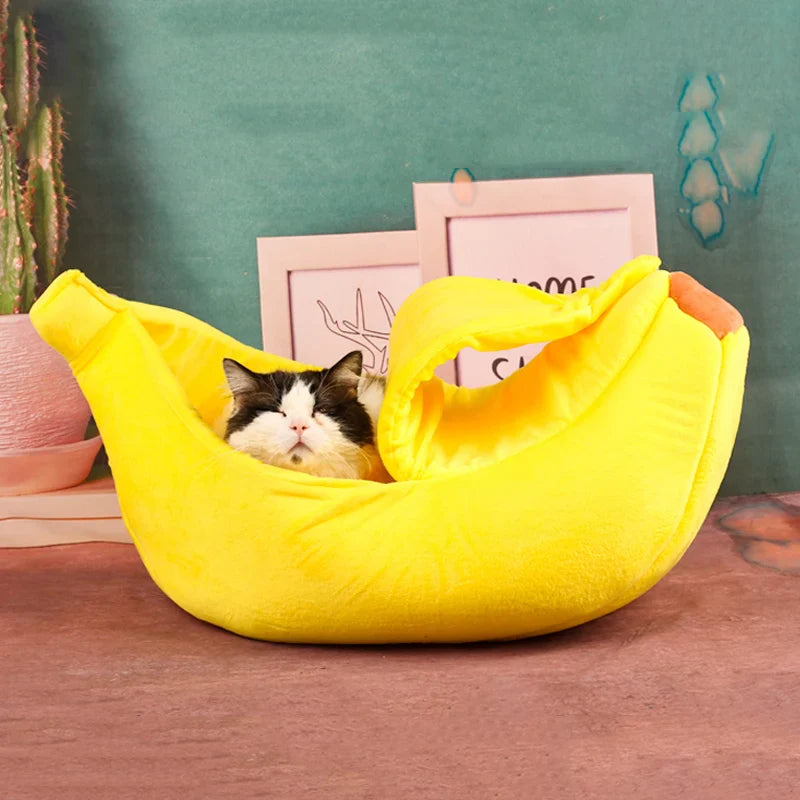 Banana-shaped pet bedding for cats and small dogs, cozy nest mat and sleeping bag.