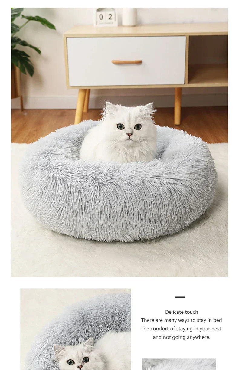 "Round plush pet bed in soft fabric, ideal for keeping pets warm in winter"machine washable dog beds