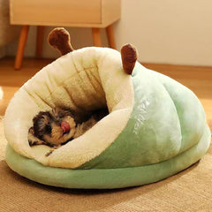 MADDEN small dog kennel bed in slipper shape, warm and breathable pet bed for small dogs and cats.