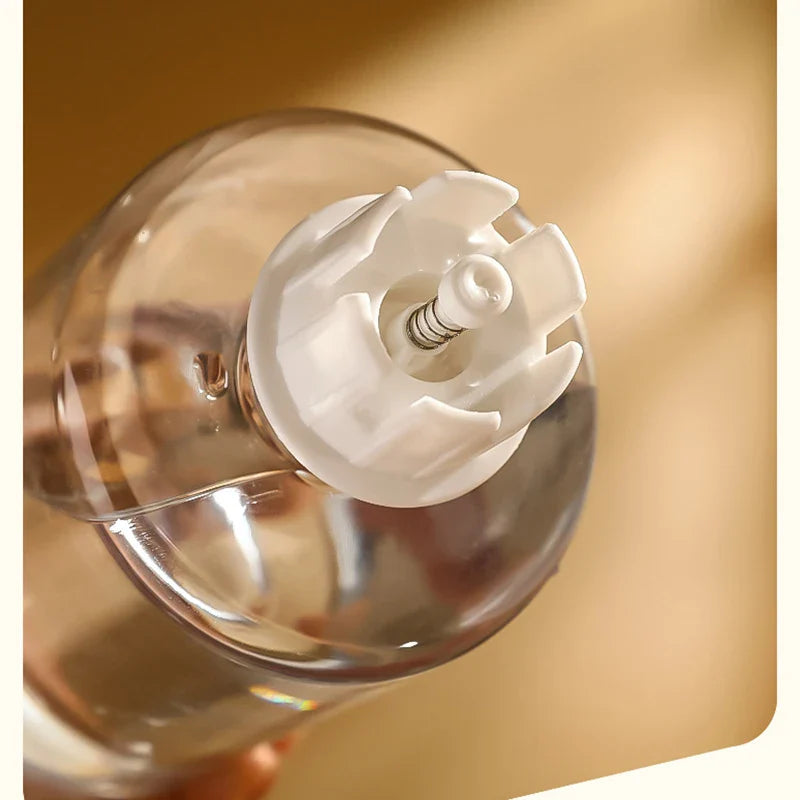 Kimpets automatic pet feeder and water dispenser with large capacity, designed for dry and wet food separation for cats and dogs.