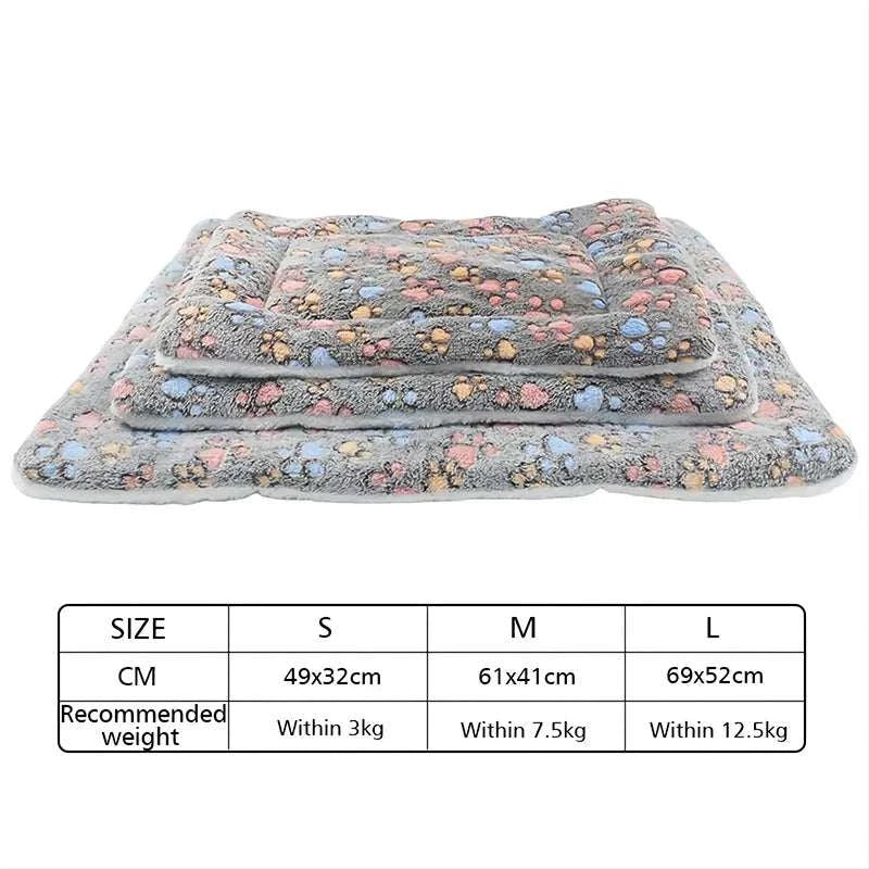 Flannel Thickened Pet Mat for dogs and cats, soft and warm, available in sizes S, M, L.