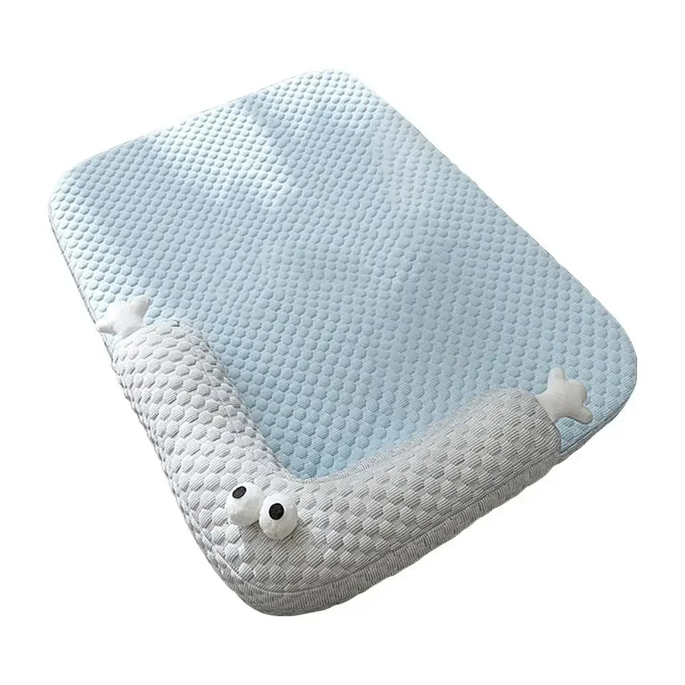 "Pet cooling ice pad for dogs and cats, washable and self-cooling for summer comfort"