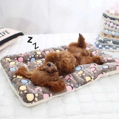 Flannel thickened pet mat, soft and warm dog bed blanket for winter, cozy and plush.